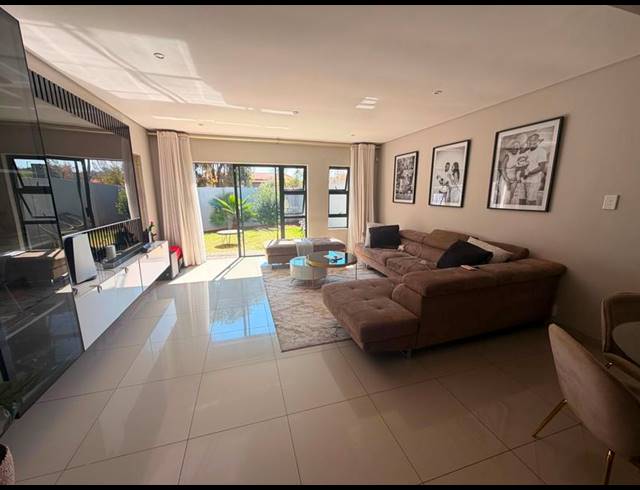 2 BEDROOM PROPERTY TO RENT IN EQUESTRIA